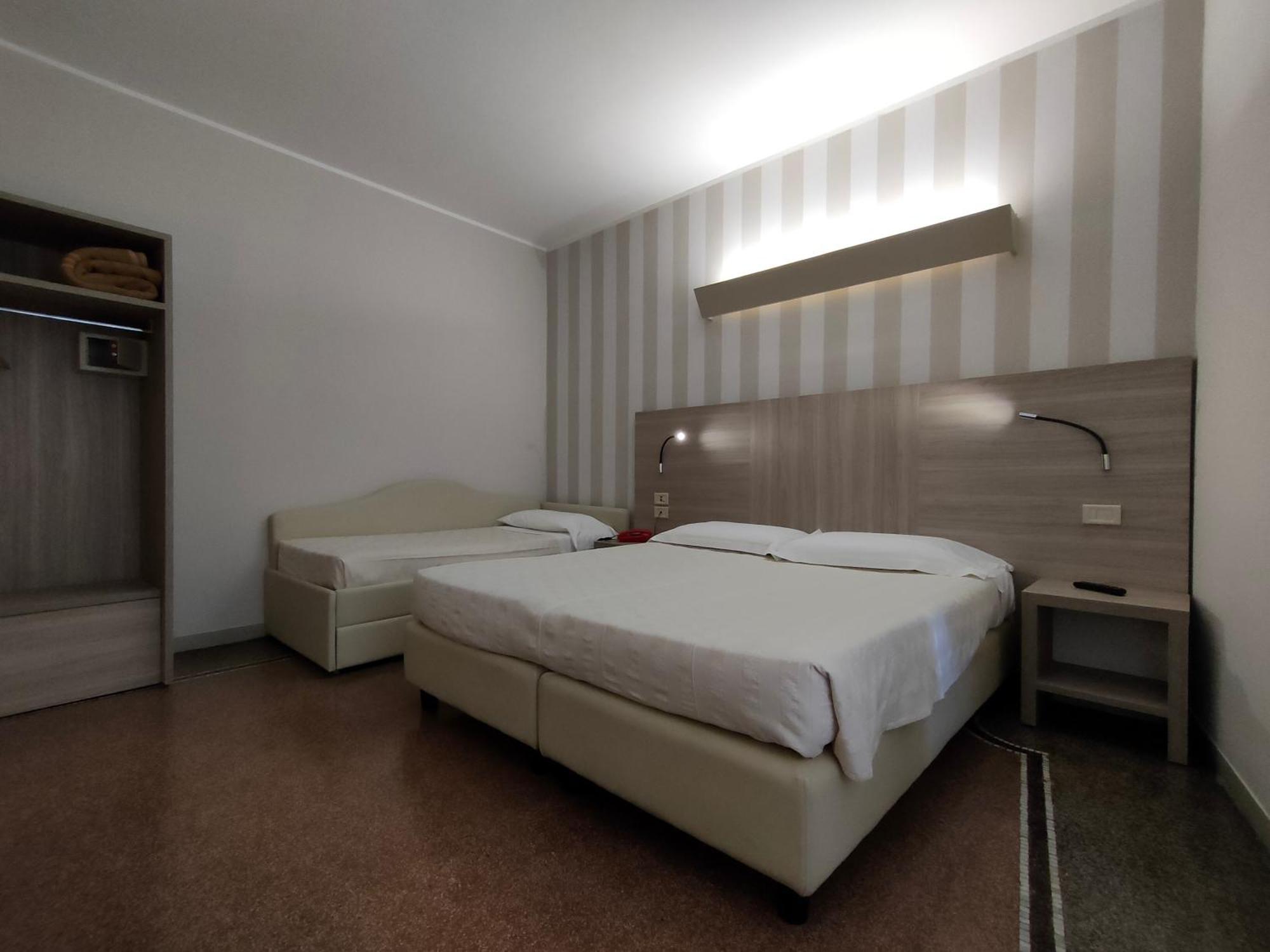 Hotel Vittoria Genova Rom bilde